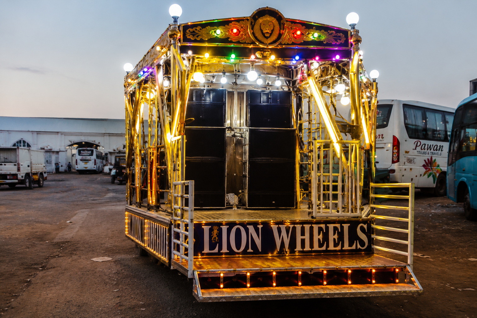 Double Decker DJ